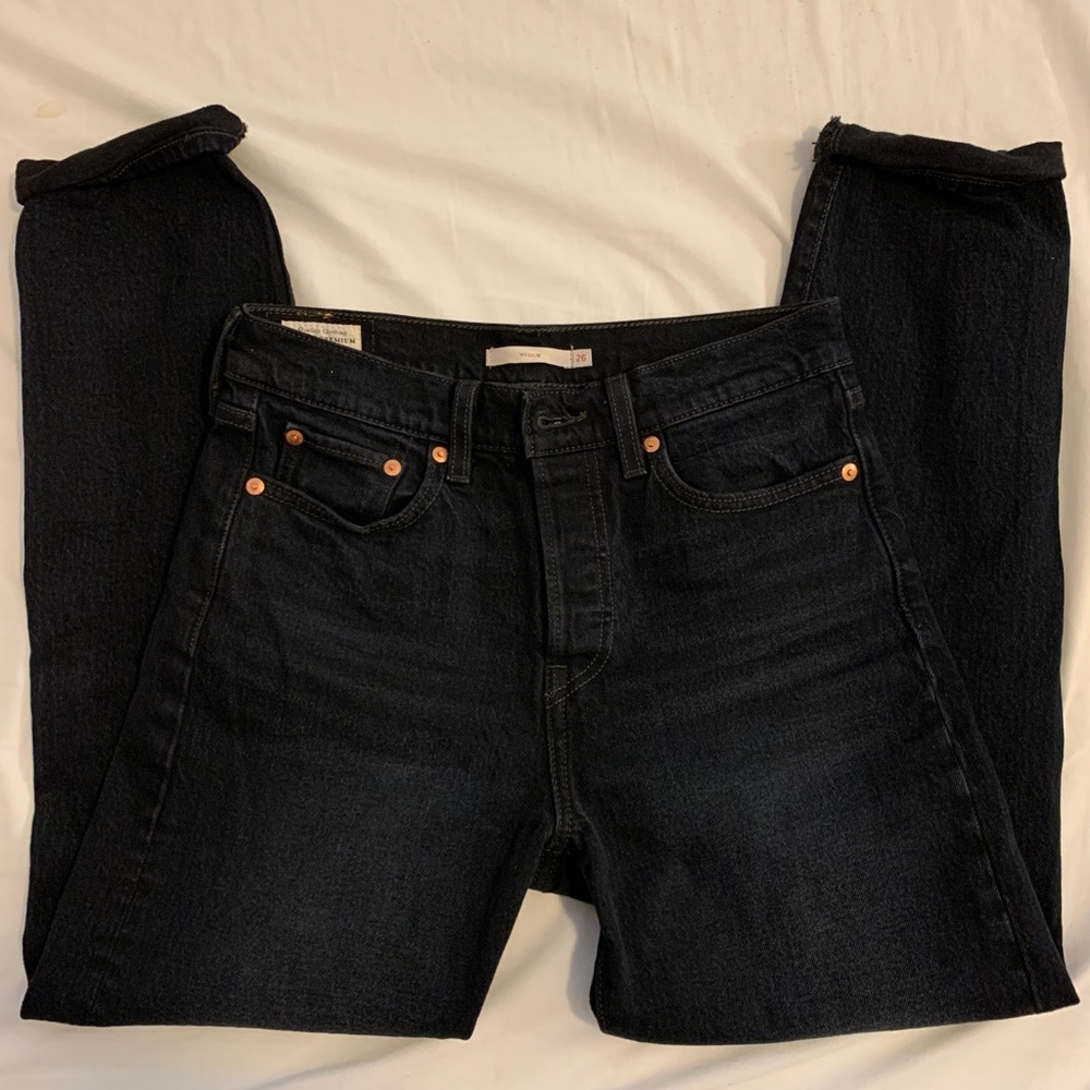 Levi’s black wedgie jeans